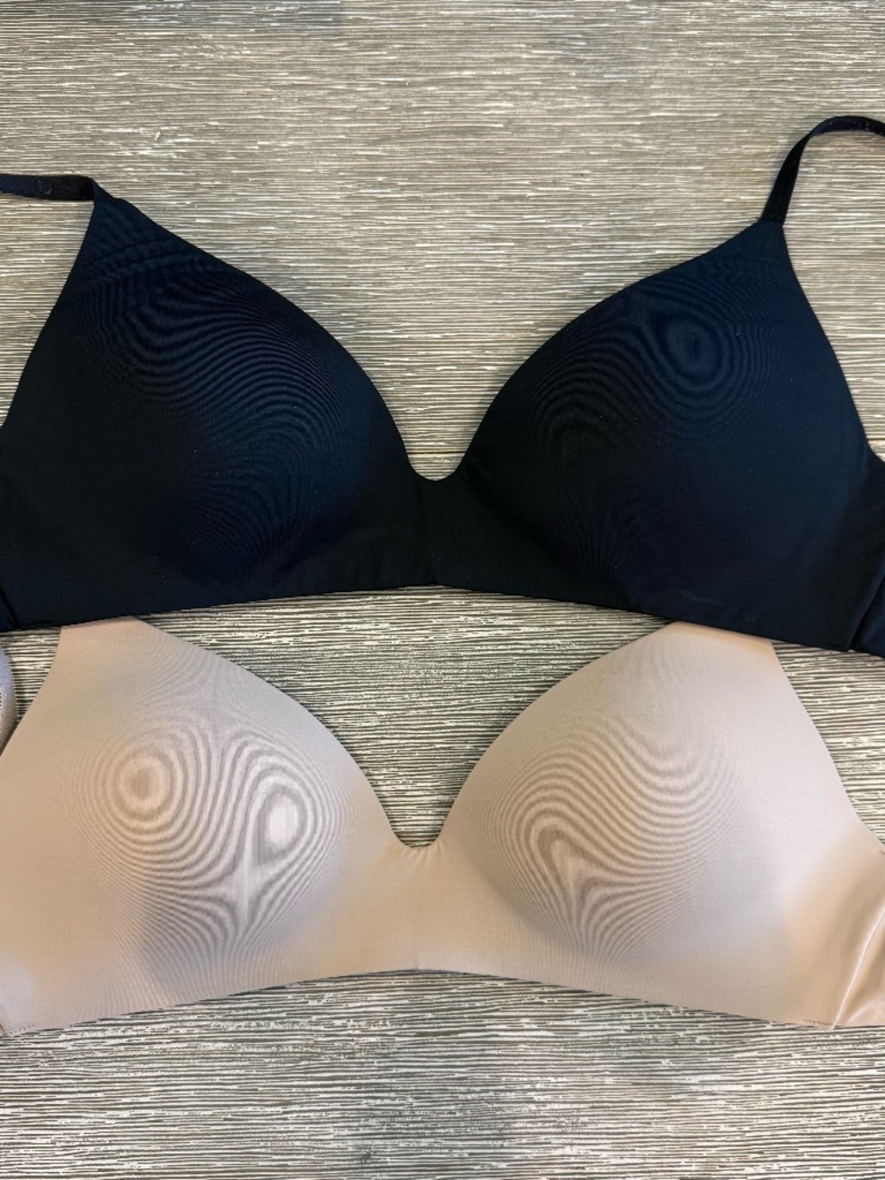 Set of 2 Victoria's Secret Lightly Lined Wireless Bras Size 34C